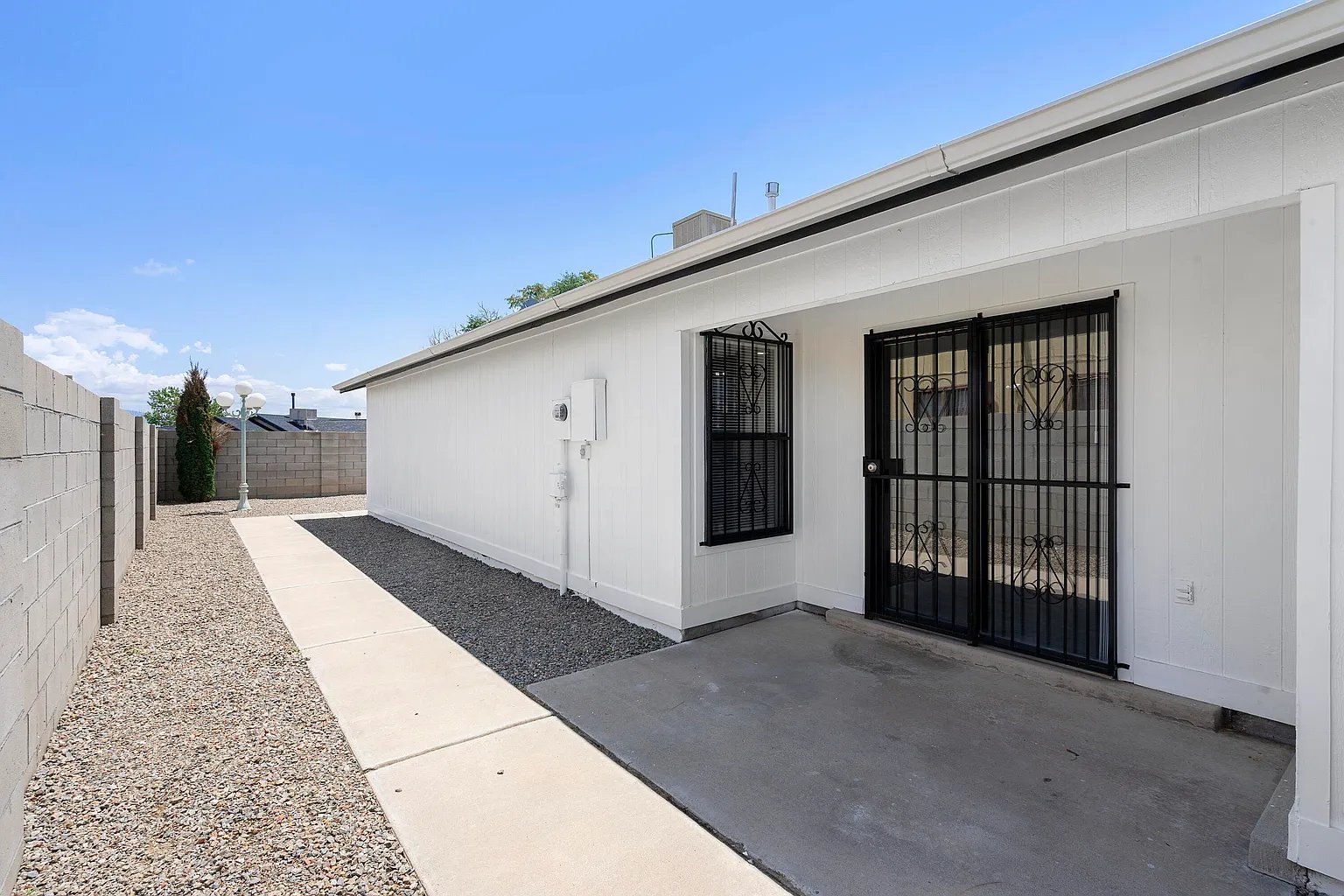812 W Sky St SW