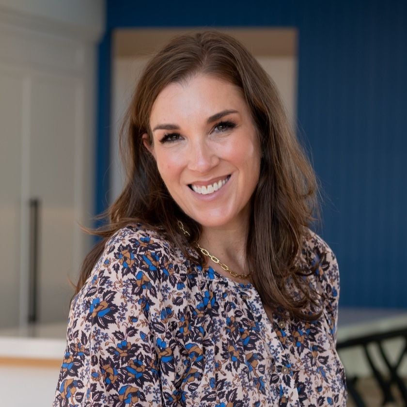 Amy Pearce Manhattan Beach, CA Real Estate Agent Headshot