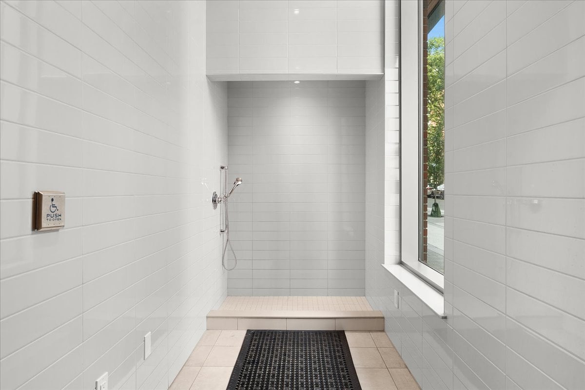 212 King William Street Unit: 513