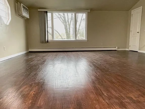 6110 230th St Fl 2
