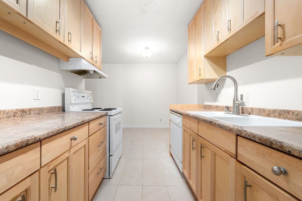 2012 Fullerton Ave, #119