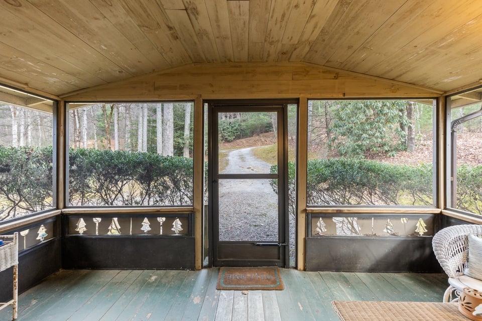 1696 Clear Creek Rd , Highlands, NC 28741