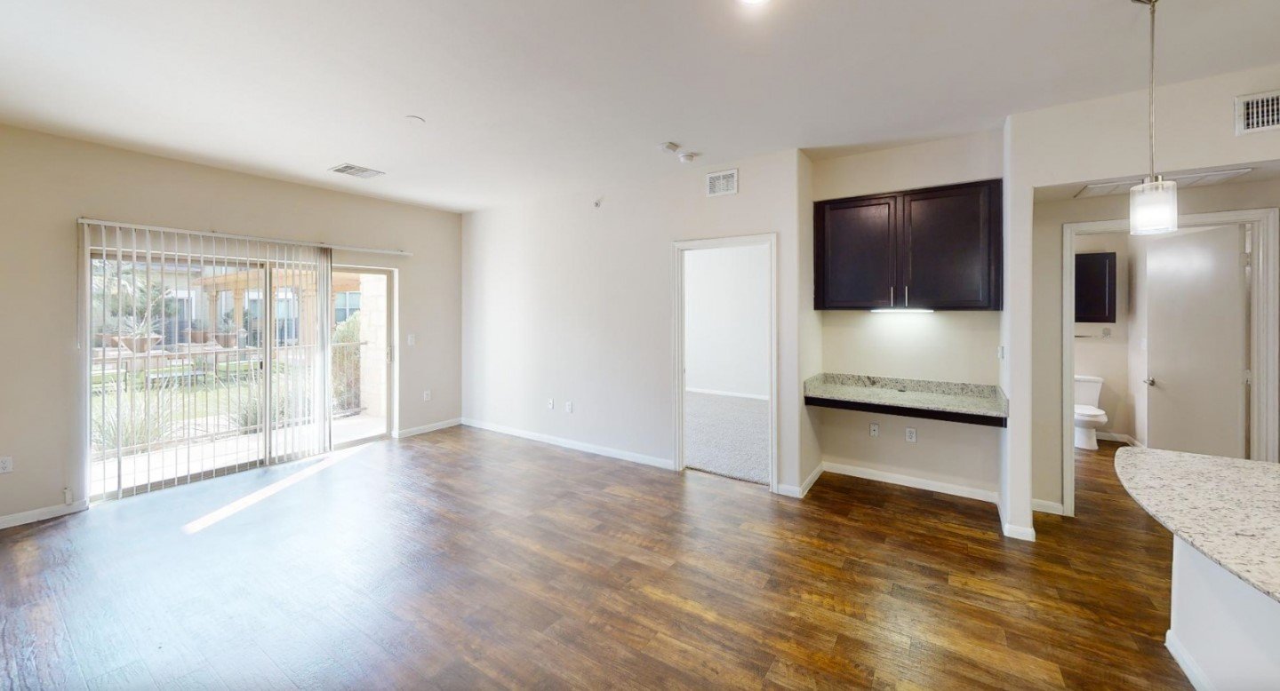 Wonderful 1/1 living south of Austin downtown