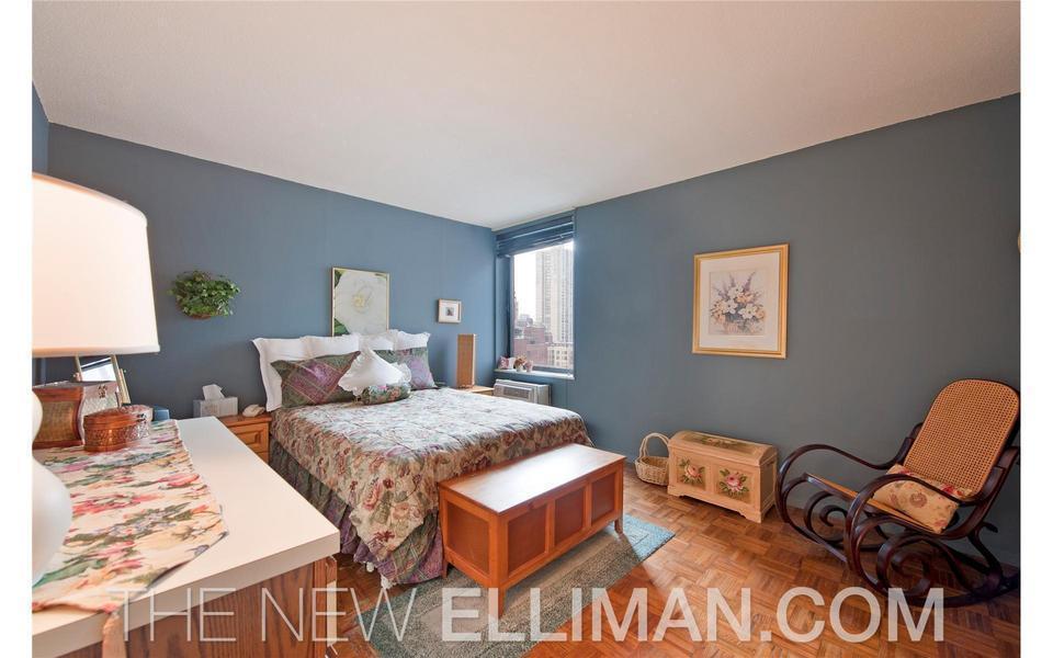 1601 3rd Ave, #18C