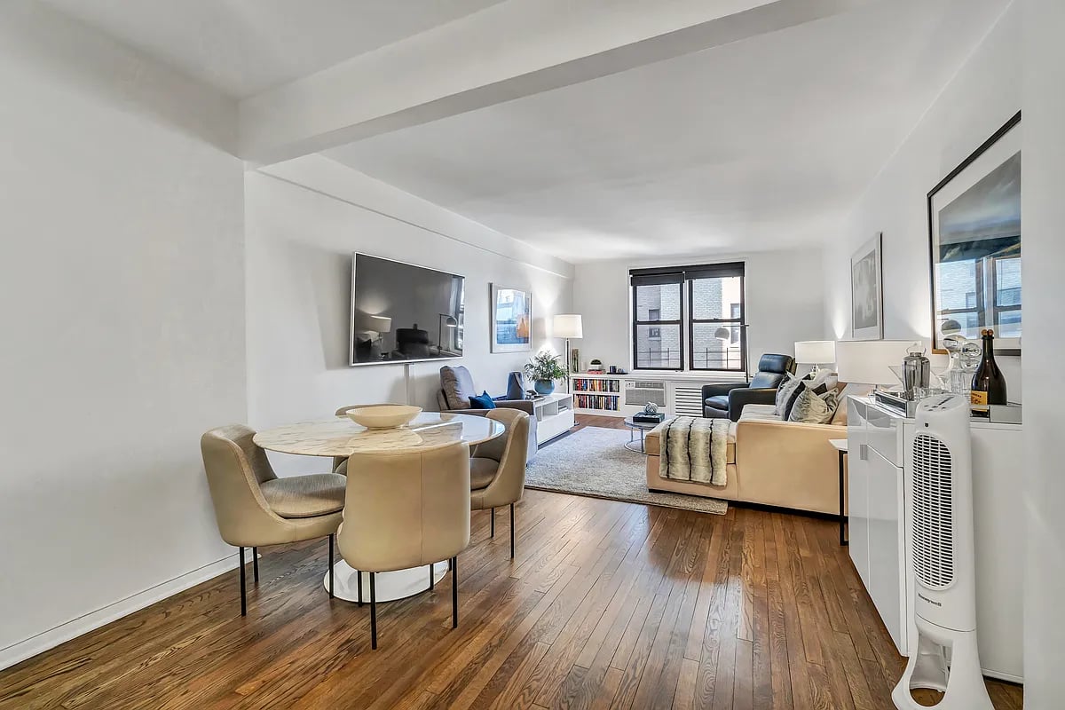 201 East 15th Street Unit: 6A