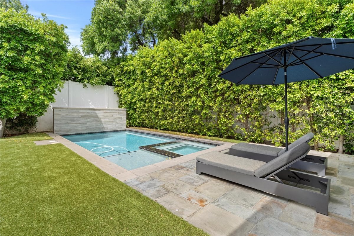 5 ★ 5 En Suite Luxe Stunner in Studio City