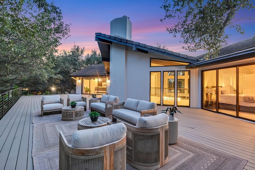 6204 Lost Horizon Drive