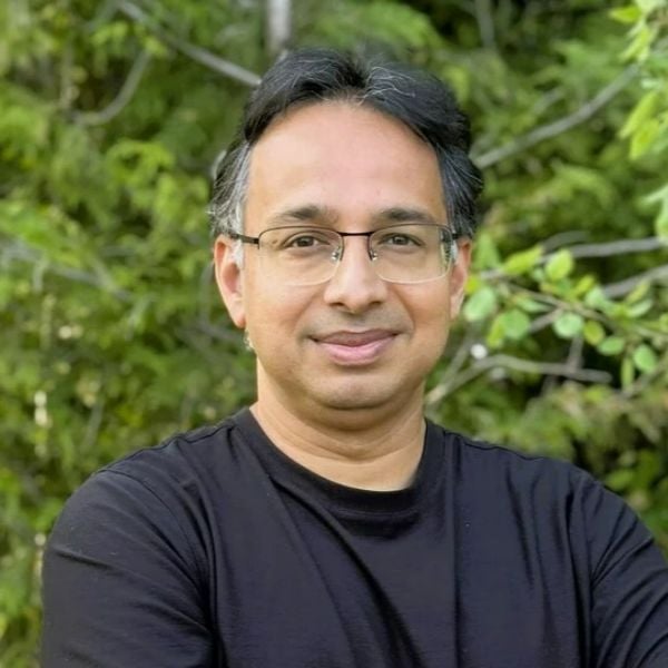 Amit Gupta Redmond, WA Real Estate Agent Headshot