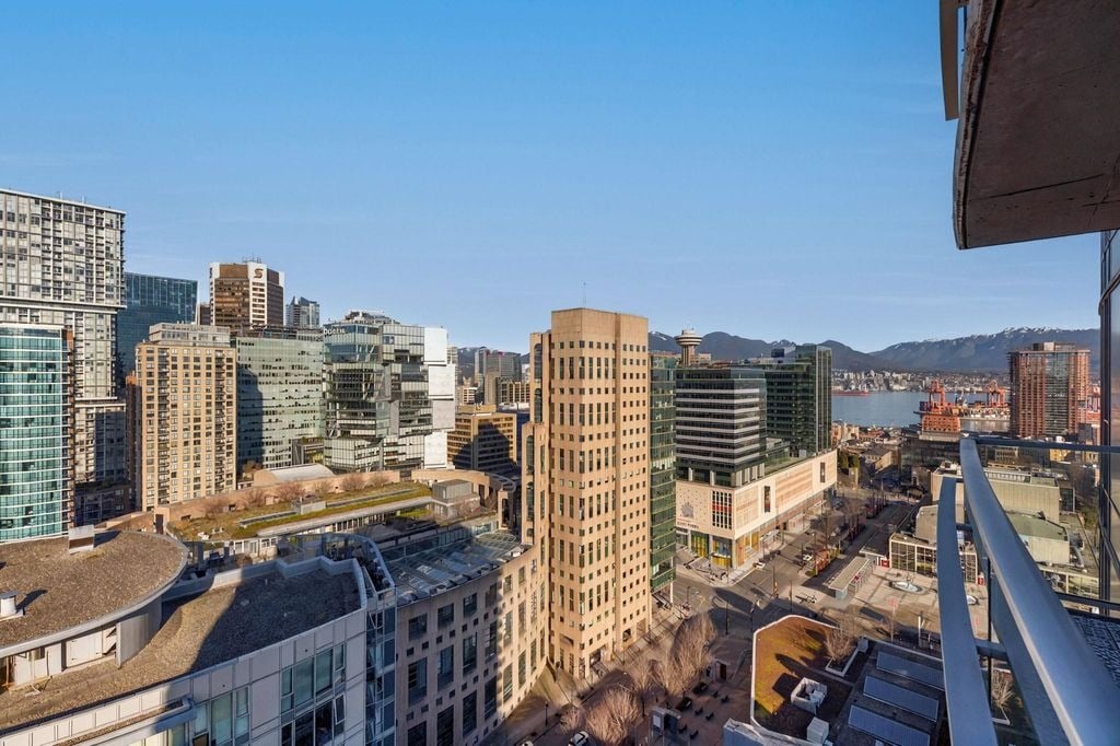 233 Robson St, #3210