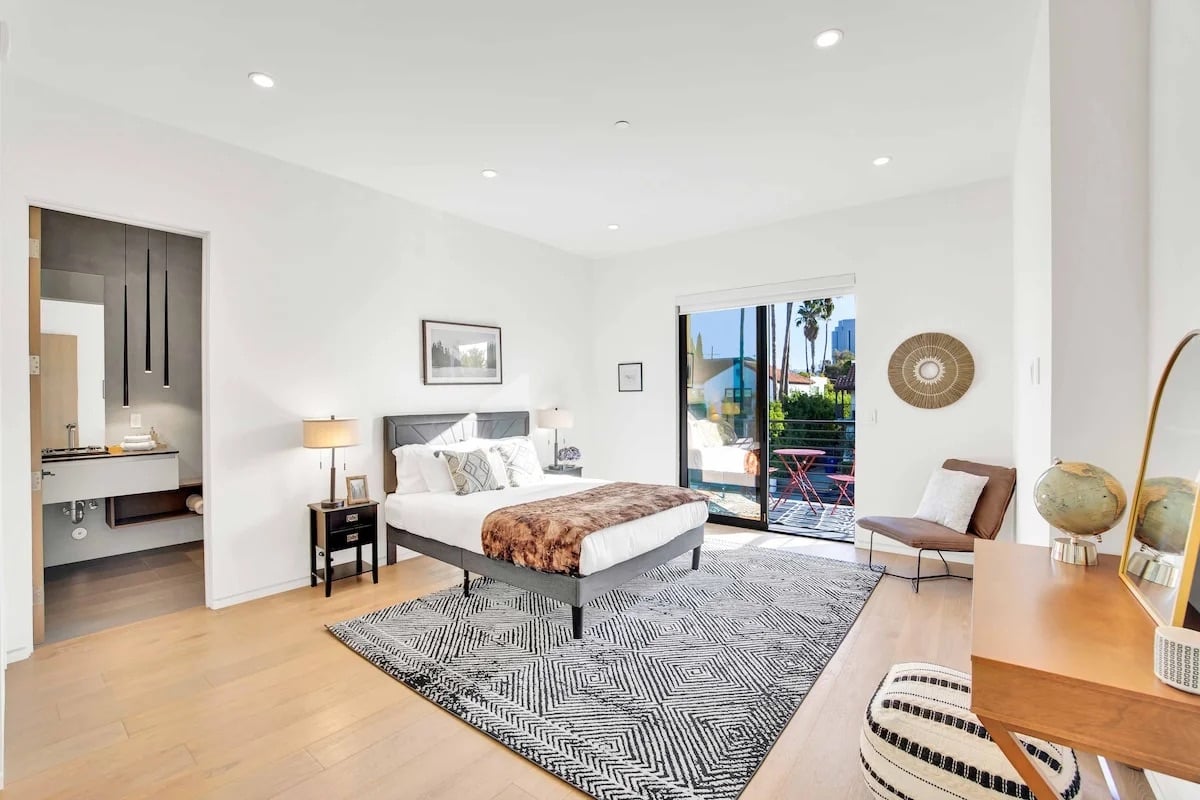 Modern 5BR Home w/Pool – Walk to The Grove & LACMA