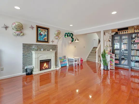 5 Eastern Dr