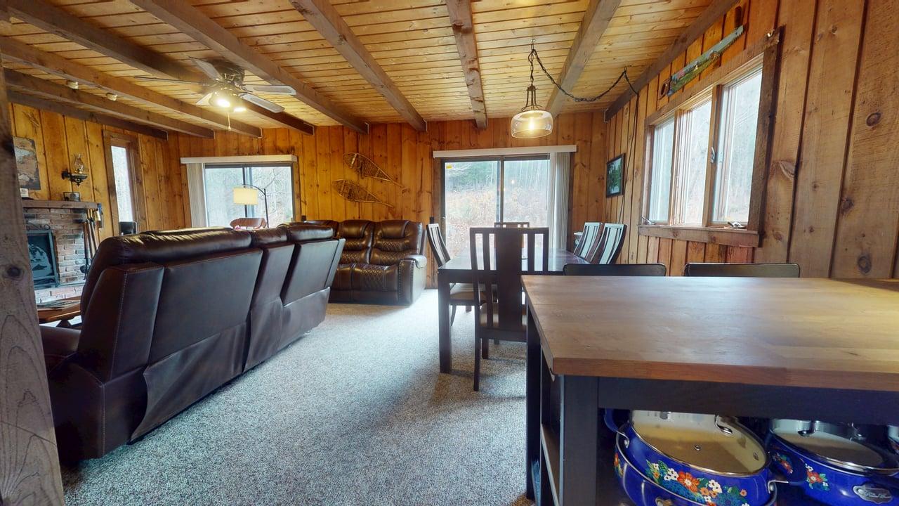 Pet Friendly Londonderry Home