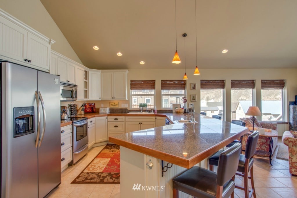 101 W Marine View Pl