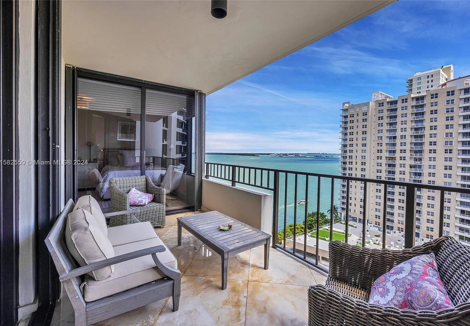 520 Brickell Key Dr #A1505
