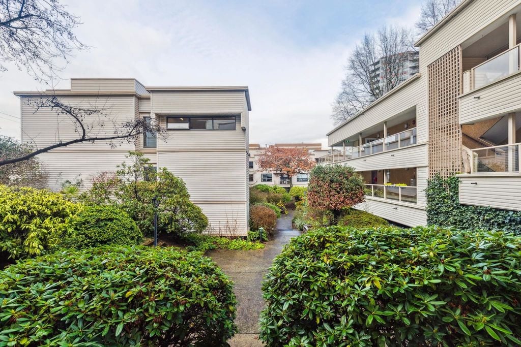 1350 Comox St, #212