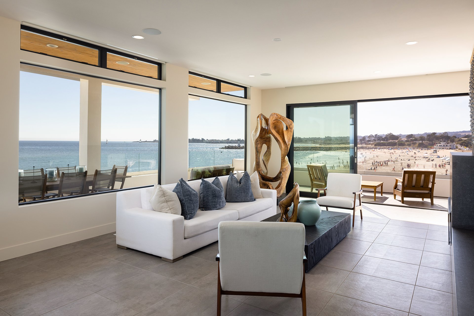 Contemporary Oceanfront Retreat
