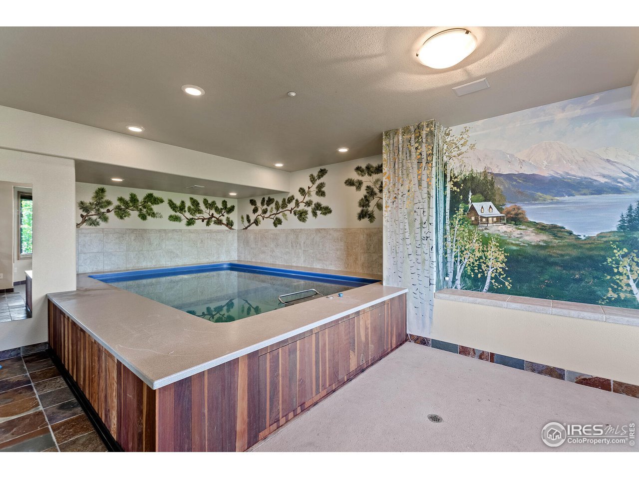 255 Barcelona Dr
