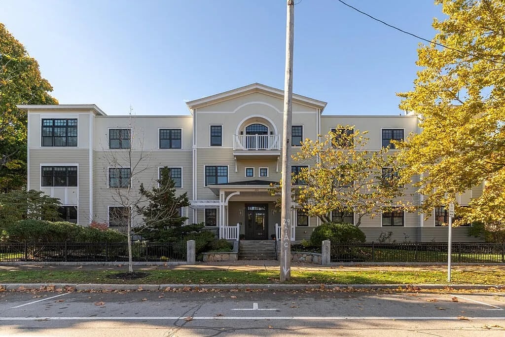 264 Massachusetts Ave, #203