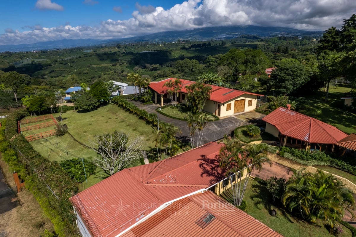 20089 - Luxurious Coffee Estate for Sale in the Mountains of Alajuela