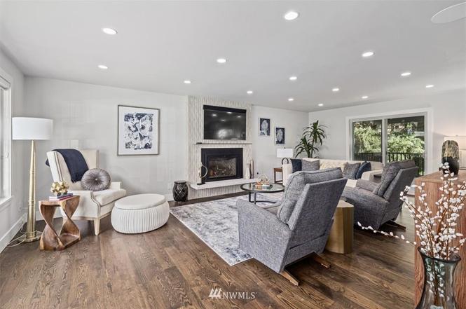 9504 231st Pl SW