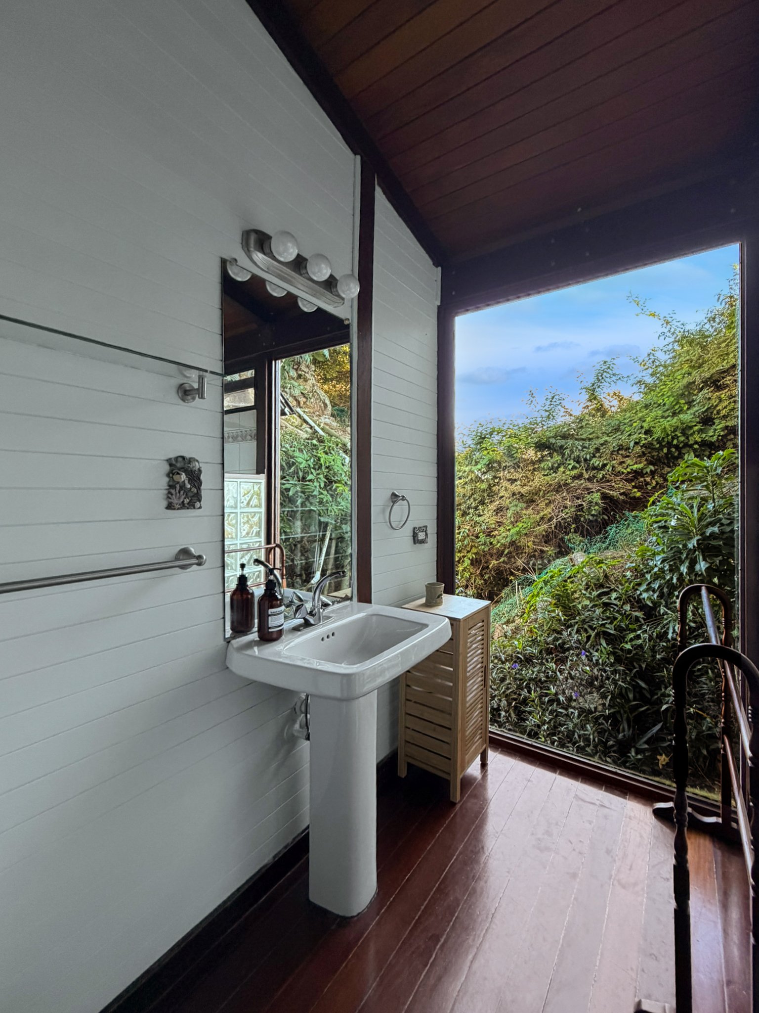 1105 Villa Botanica