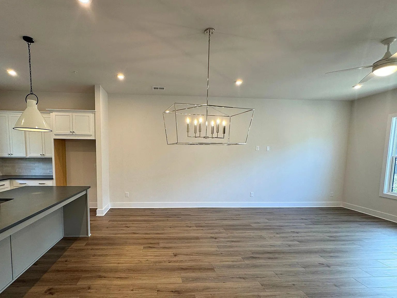 635 Firefly Cir