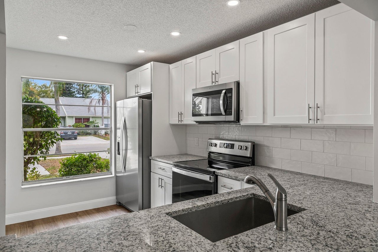 124 Oakwood Dr