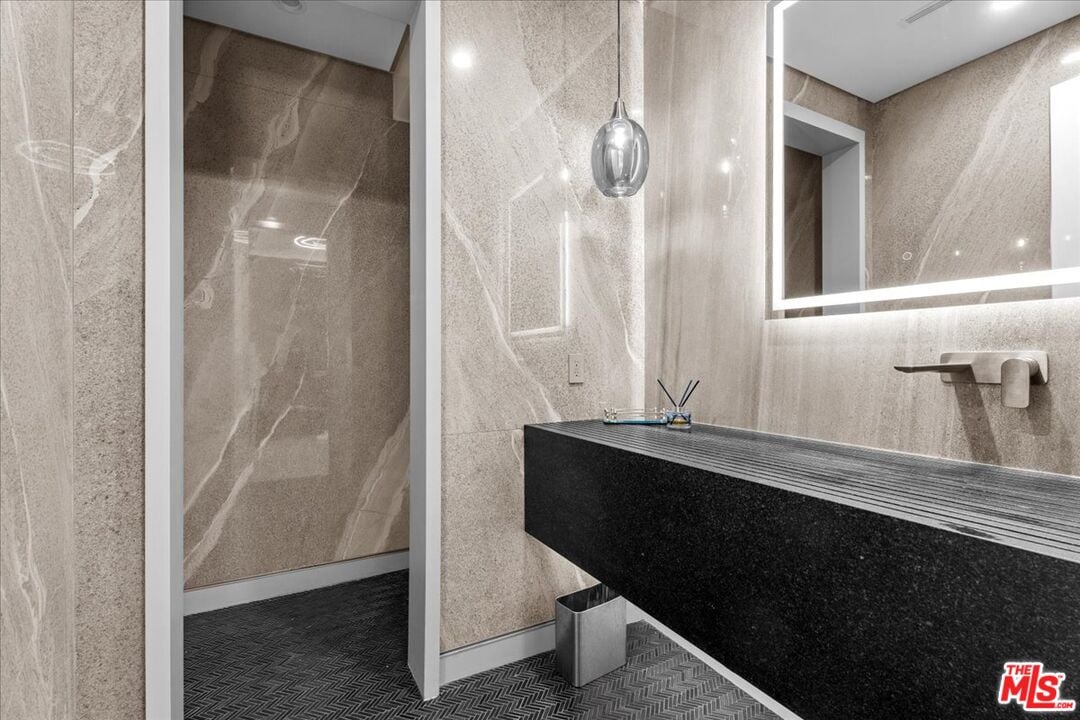 Celestia Estate, Hercules Dr, 90046