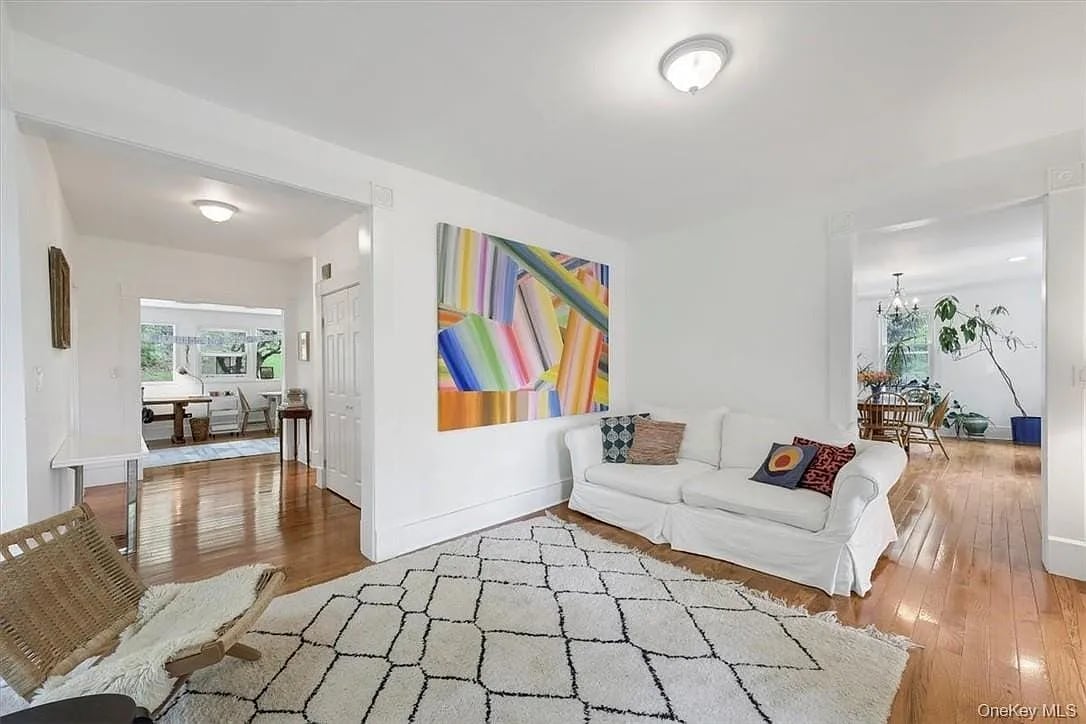 25 King St