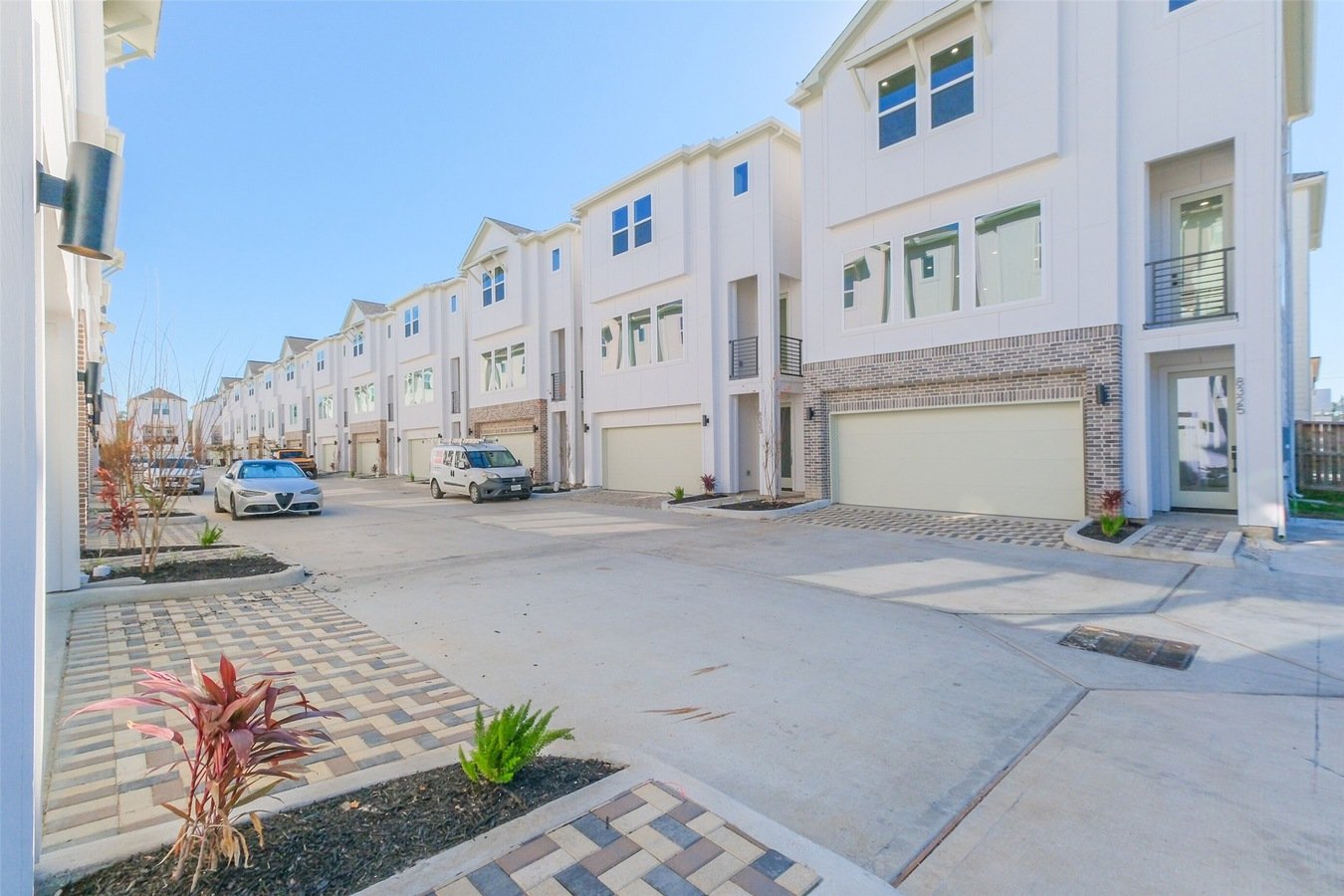 8314 Brecha Ln