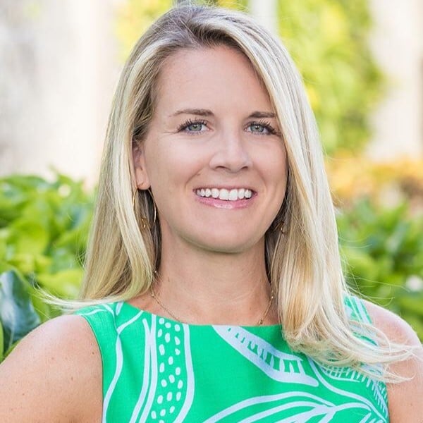 Christa Kearns Honolulu, HI Real Estate Agent Headshot