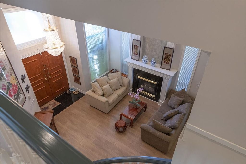 9260 Pauleshin Cres