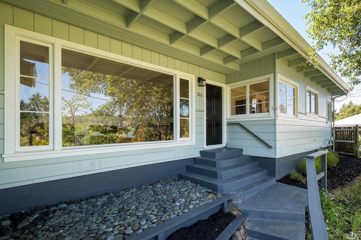 32 - A Terrace Ave
