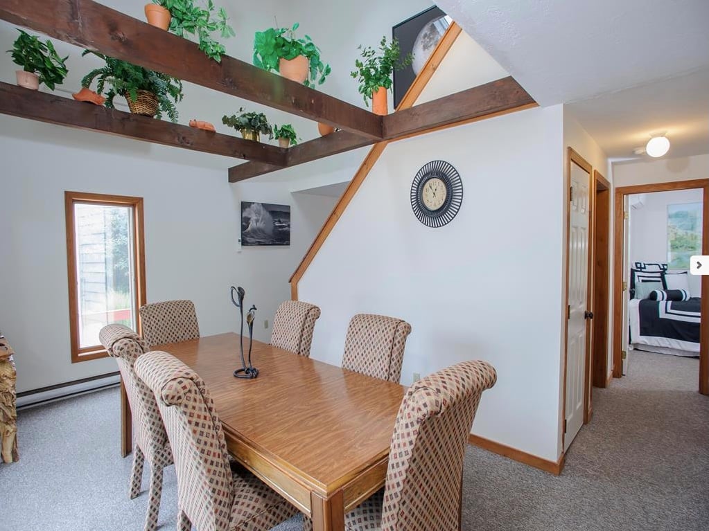 27 Schoolhouse Rd