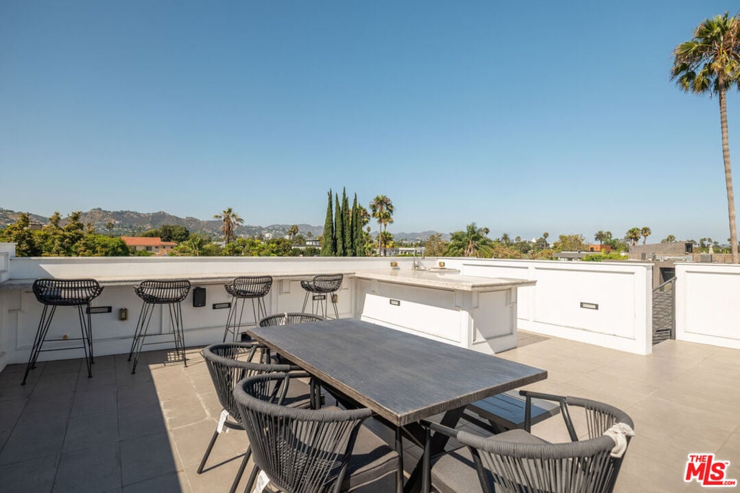 Highcliff Vista, N Stanley Ave, 90036