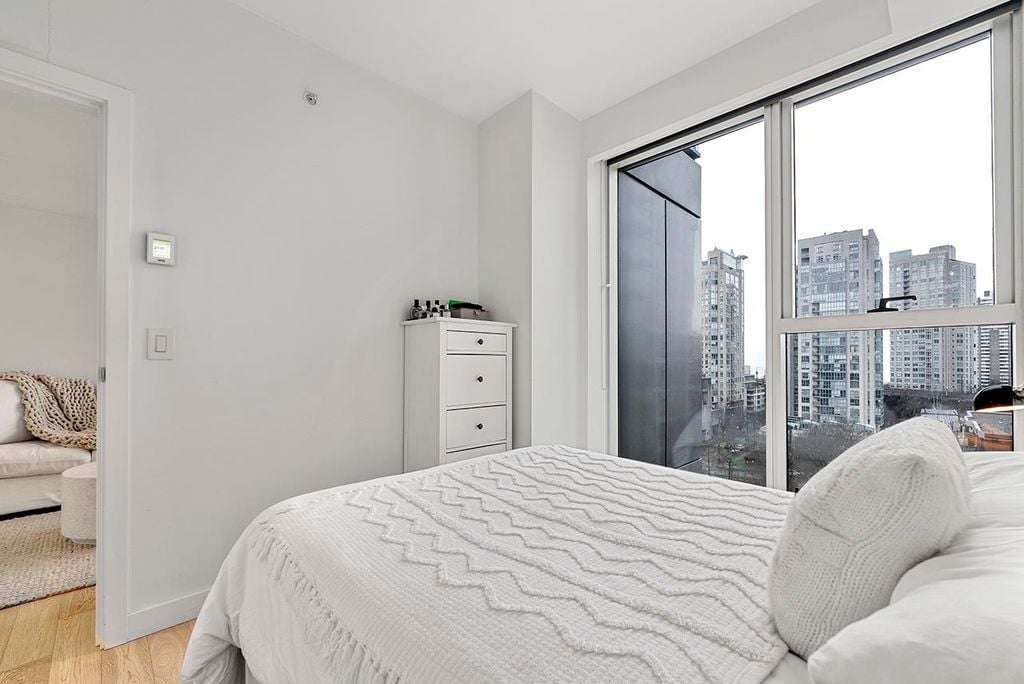 1480 Howe St, #1106