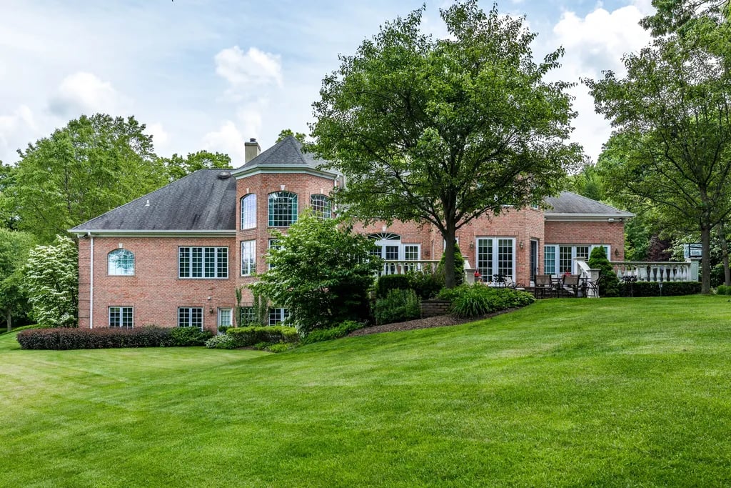 39 Hunting Hollow Ct