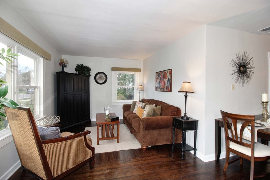Just listed! Darling Elmhurst home