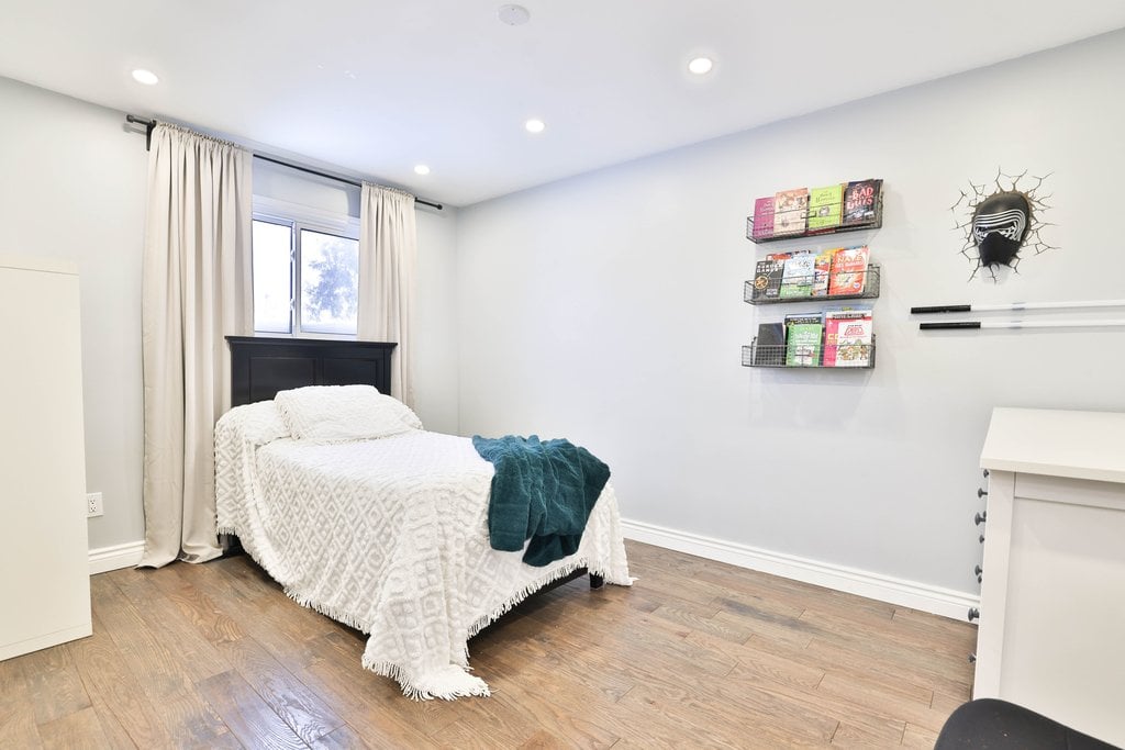 2673 Kingsberry Cres