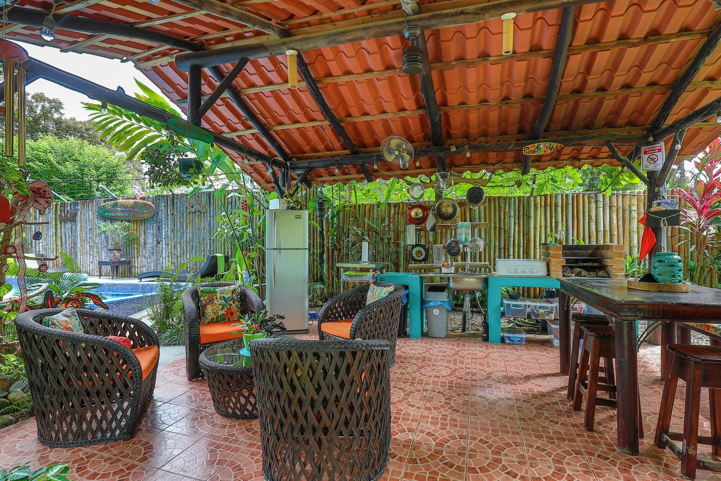 SUCCESSFUL BOUTIQUE HOTEL WITH OWNER’S HOME BY THE BEACH IN UVITA