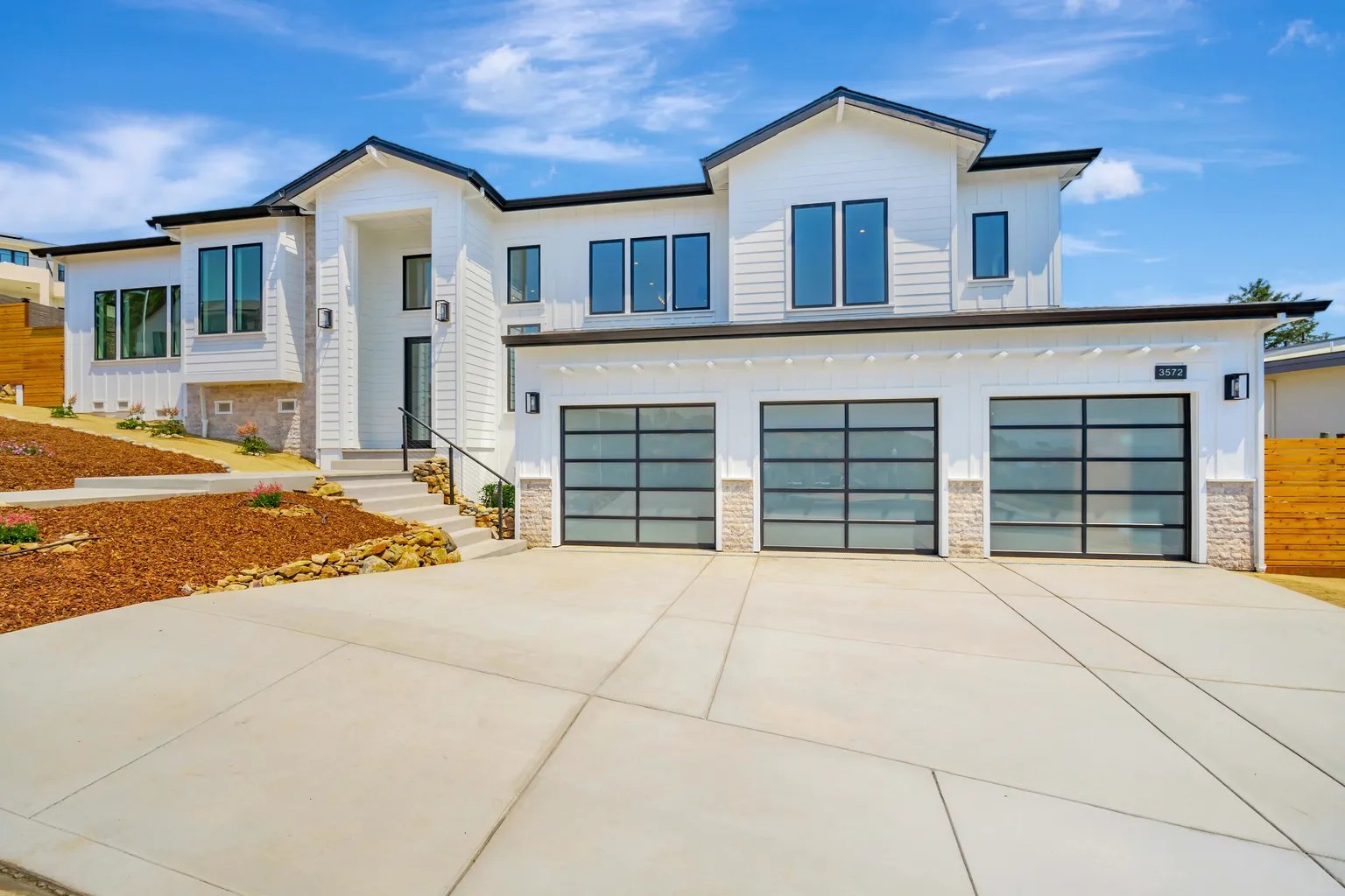 3572 Southridge Dr