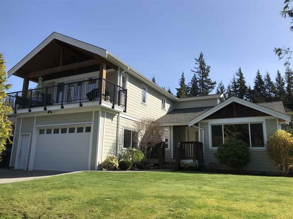 1002 Cypress Pl