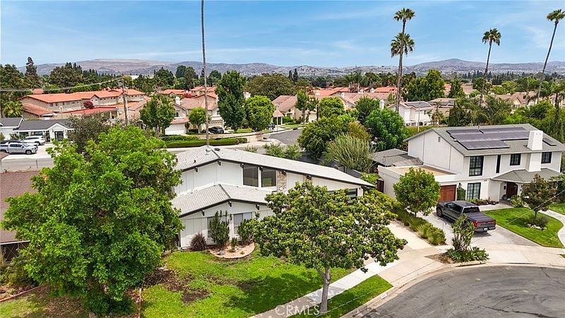 421 Larry Ln