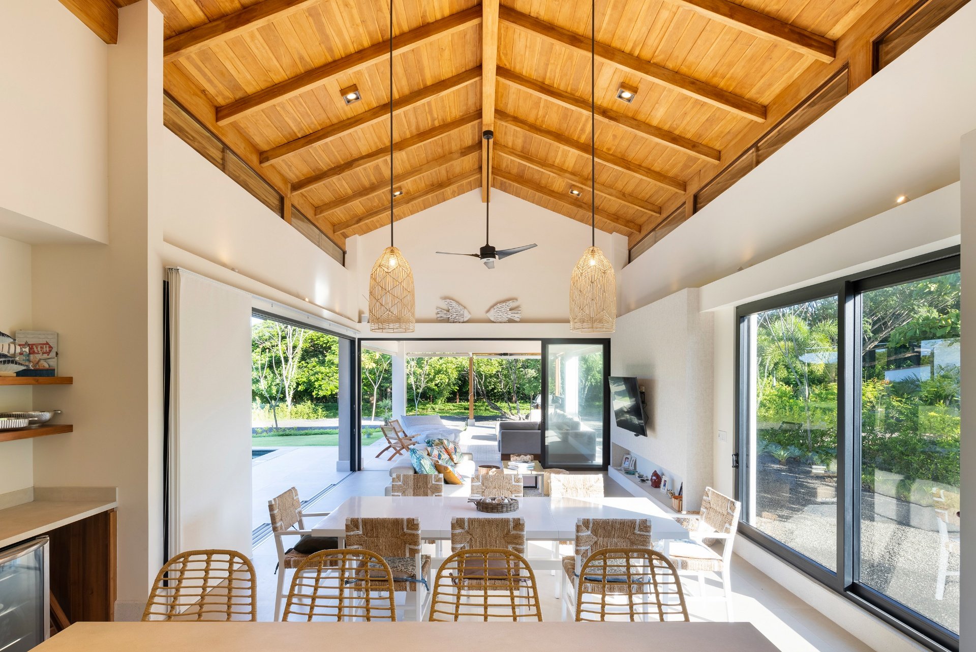 Casa Roacamar:  A Modern Coastal Sanctuary Steps from Playa Bonita