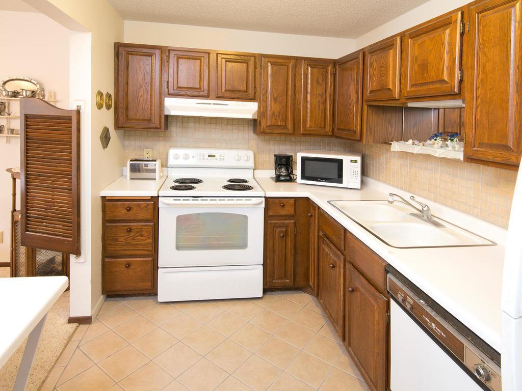 10441 Greenbrier Rd #206