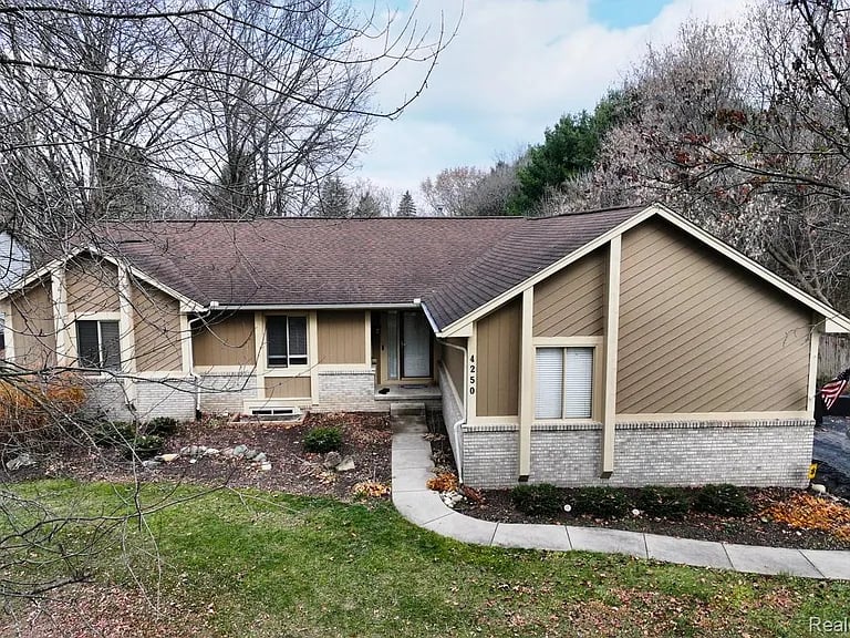 4250 White Oak Trl