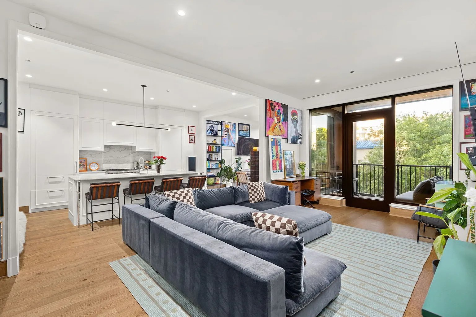 21 N May St, #405