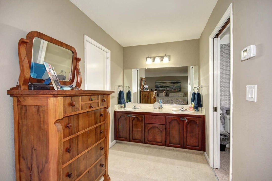Gorgeous New Listing in 95821! 