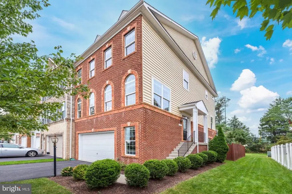 1787 MOULTRIE TERRACE NE