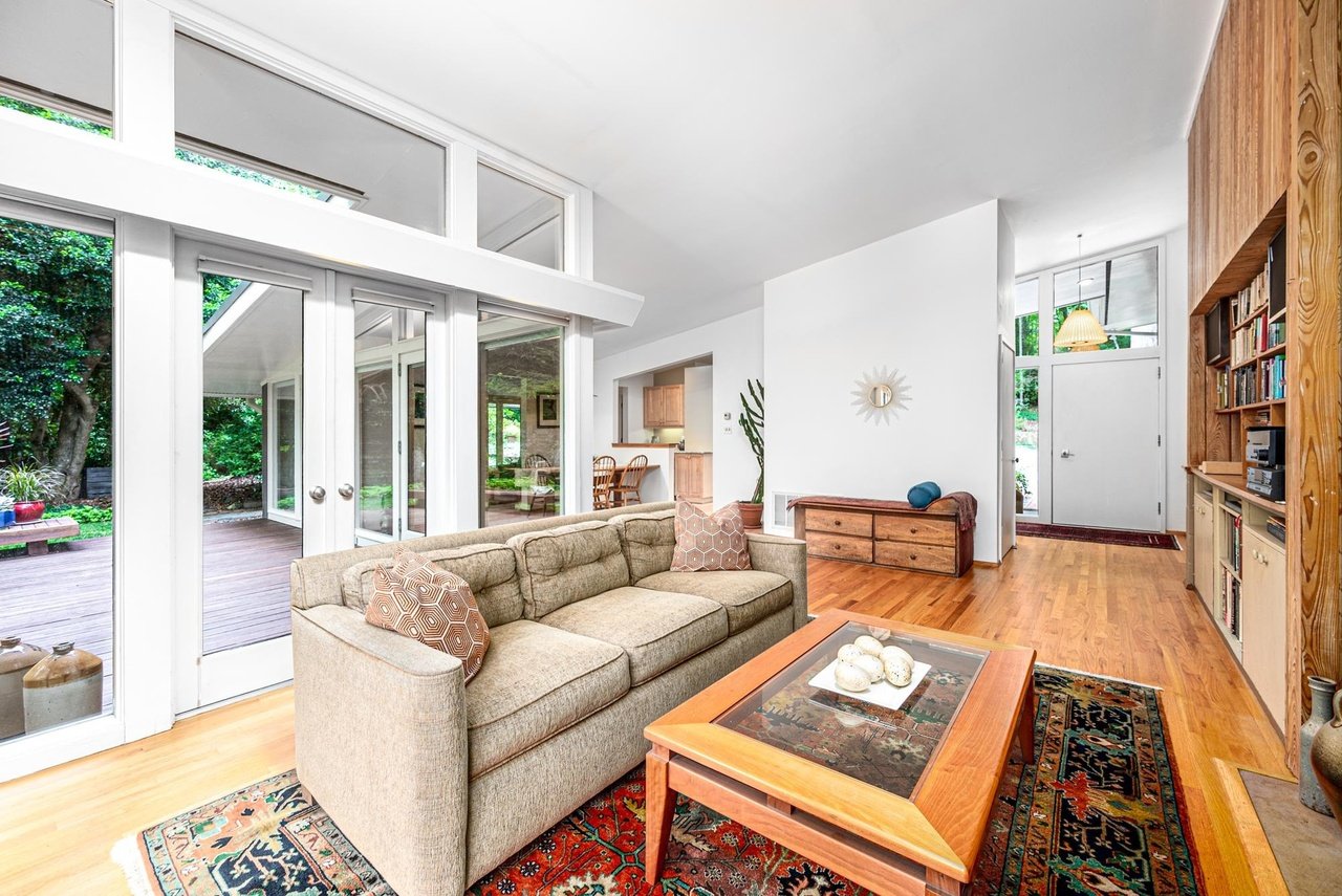 2 Bartram Dr